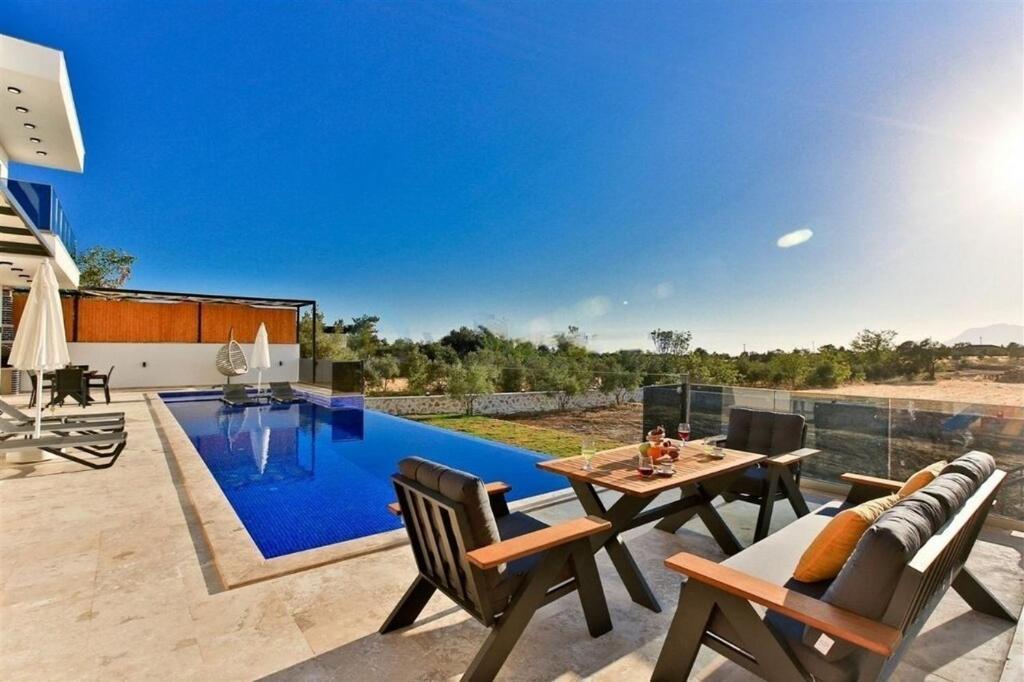 Villa Lycian-Kalkan 3 Bedroom-2 Jakuzzies-Sauna-Turkish Hamam-Huge Private Pool And Lovely Garden Kaş Eksteriør billede